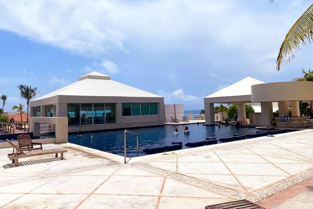 Cancun Studio - Steps To Beach And Water Fun Extérieur photo