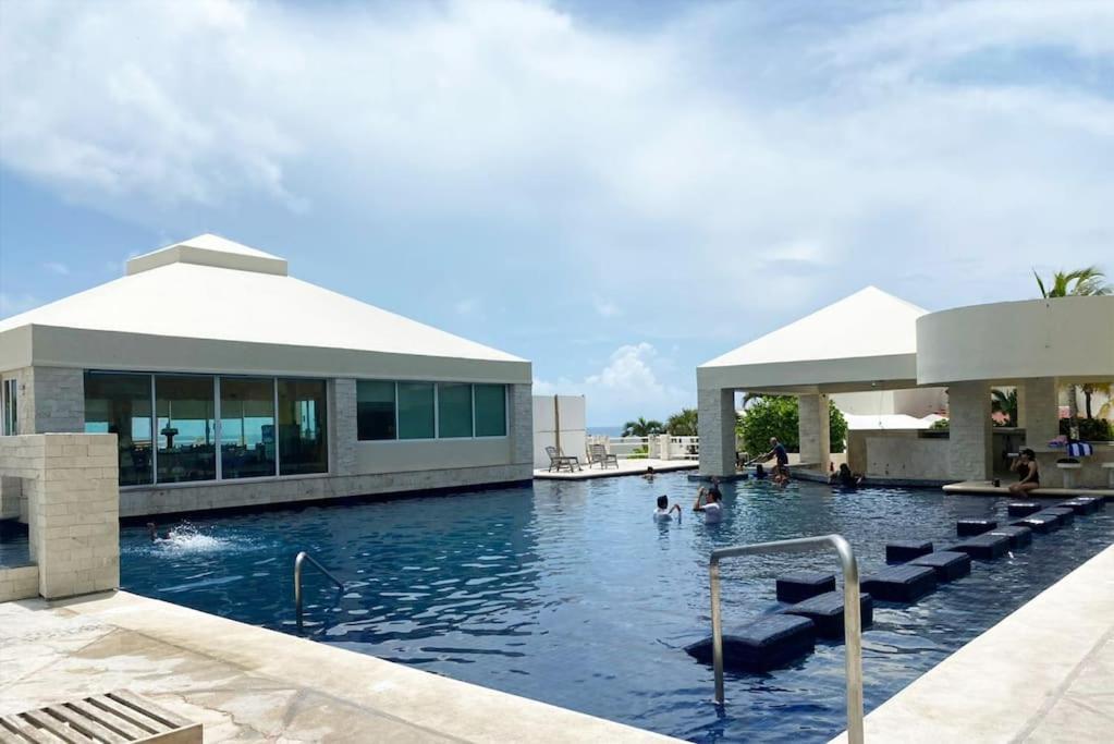 Cancun Studio - Steps To Beach And Water Fun Extérieur photo